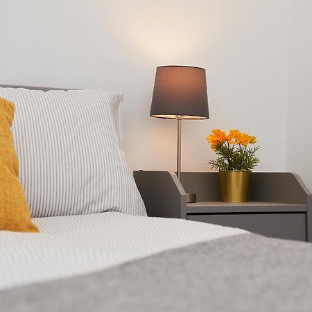 High Spec 2 Bed Apartment W/Parking Available Londyn Zewnętrze zdjęcie