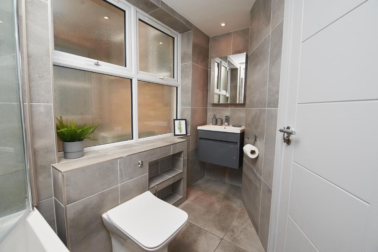 High Spec 2 Bed Apartment W/Parking Available Londyn Zewnętrze zdjęcie