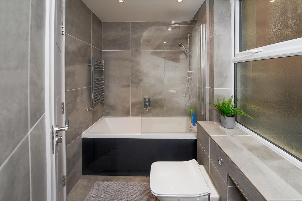 High Spec 2 Bed Apartment W/Parking Available Londyn Zewnętrze zdjęcie